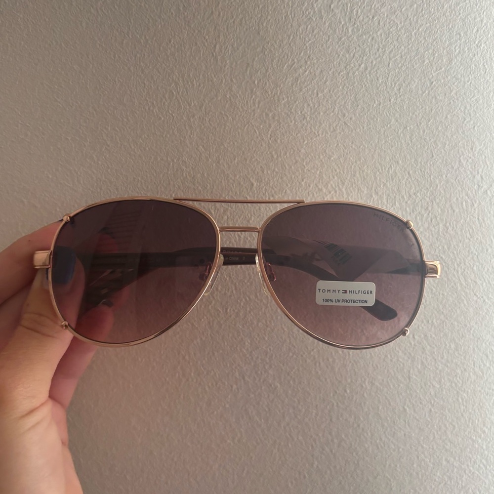 BRAND NEW TOMMY HILFIGER SUNGLASSES